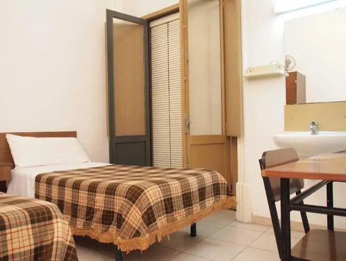 Apartment Pension Lourdes Barcelona